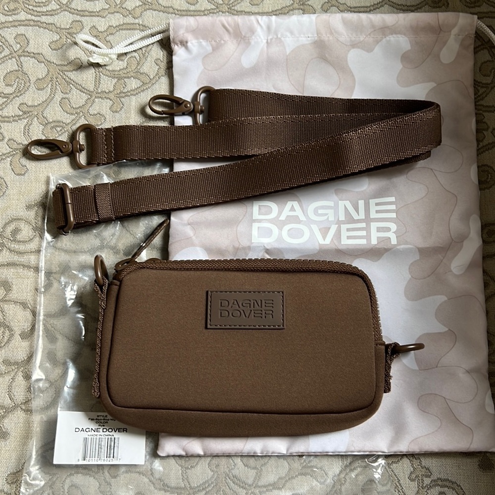 RARE - RYE Dagne Dover Mara Phone Sling